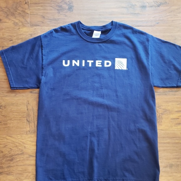 United Airlines Very Rare 2010 tshirt. L - Picture 2 of 5